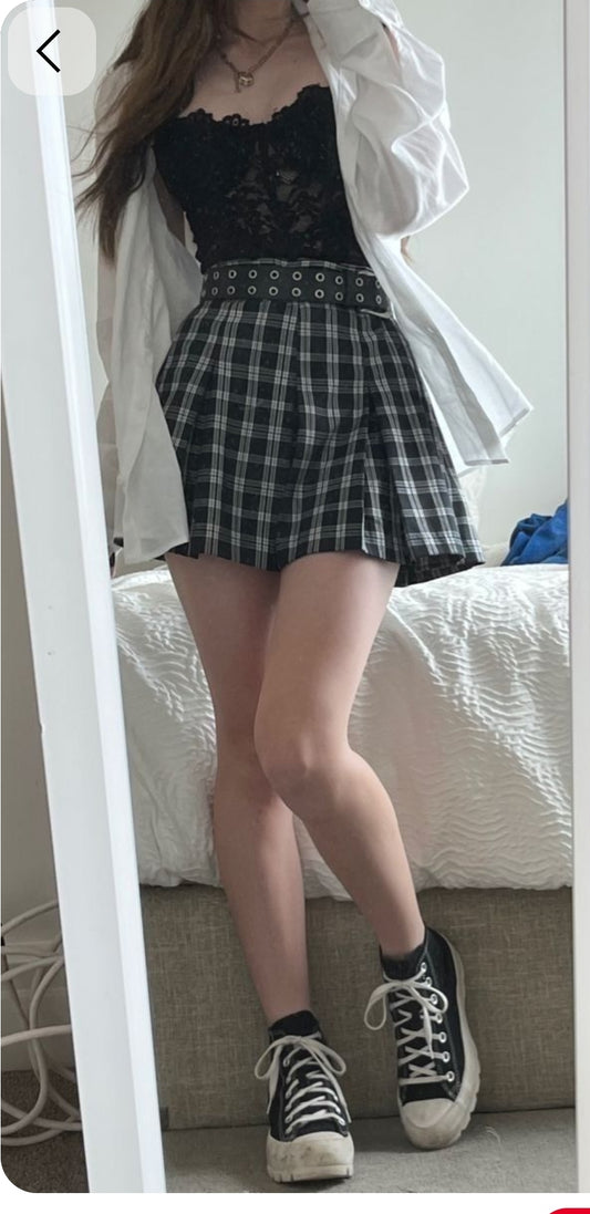 Falda Tableada Tartan Grunge blanco con Negro escosesa tipo