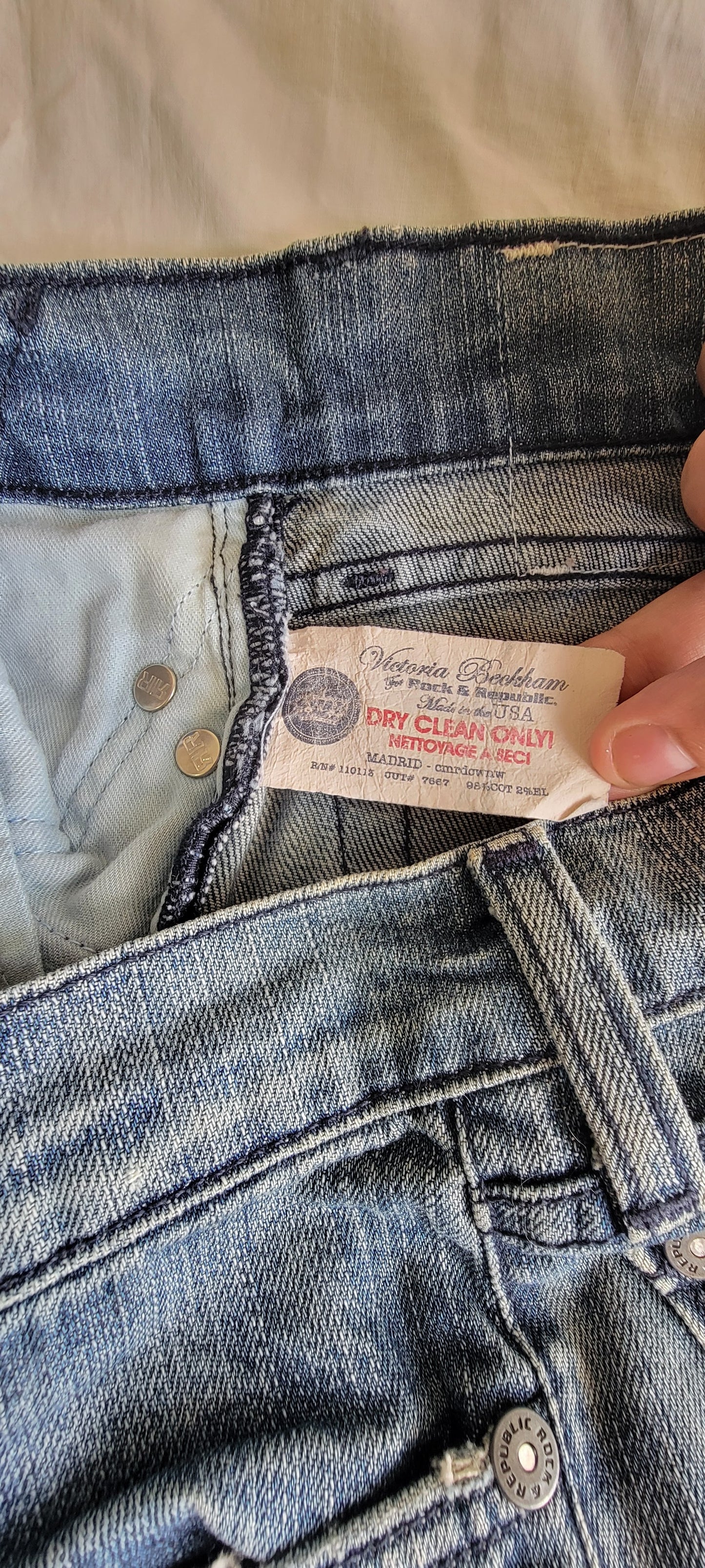 Victoria Beckham Jeans con Pedrería Swarovski Corona Y2K