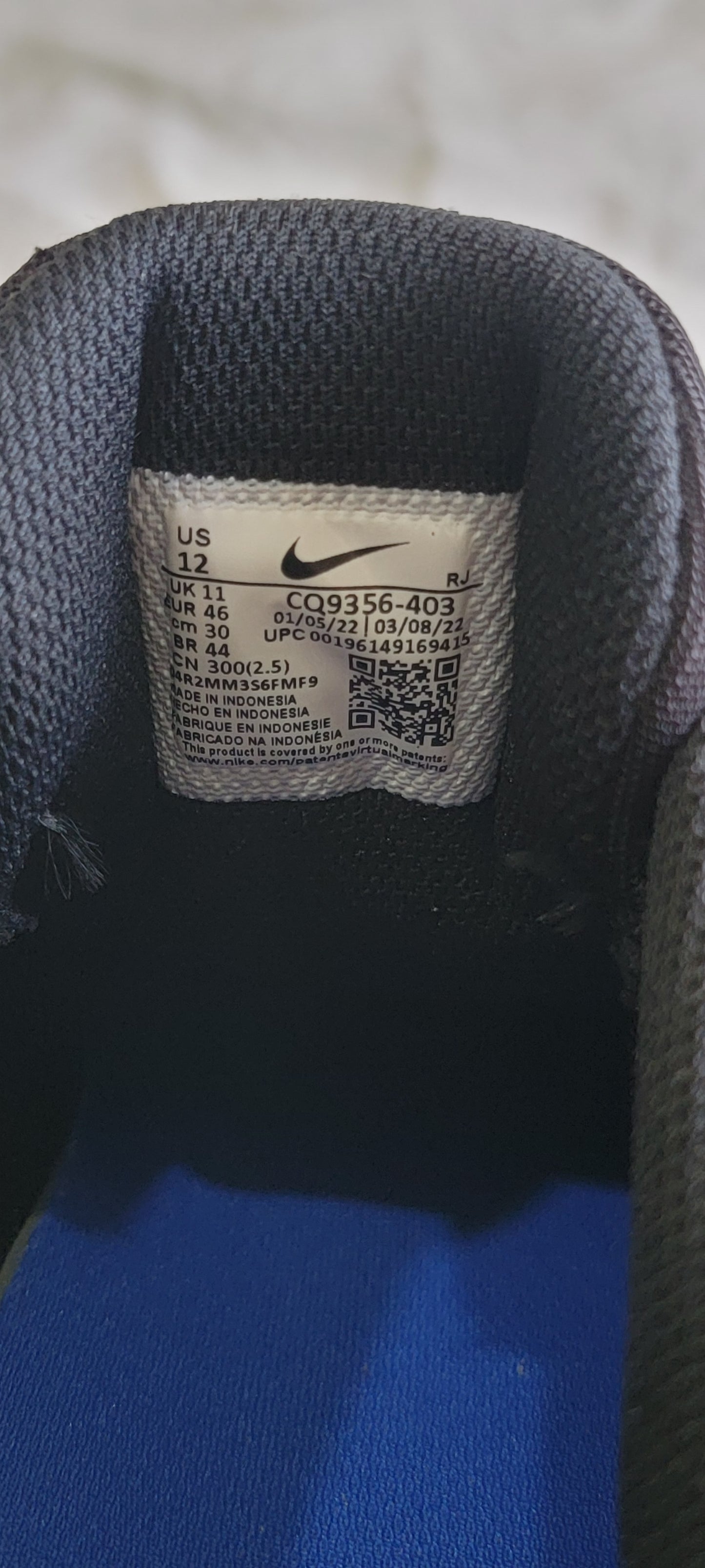 Nike Legend Essentials 2 Negro Azul Rey